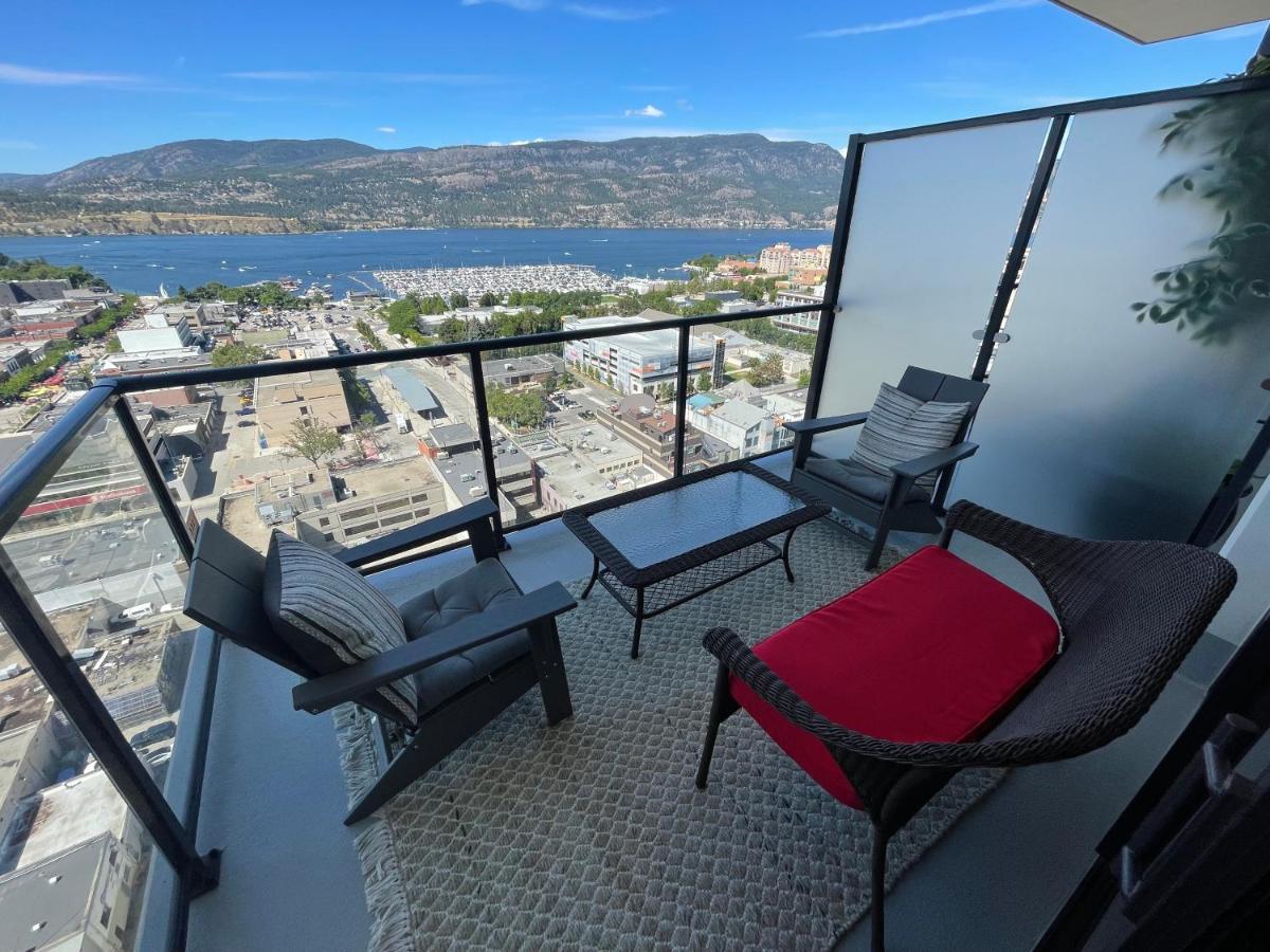 Awesome View 21 Two Bedroom One Bath Downtown Lake View Near Beach เคโลว์นา ภายนอก รูปภาพ