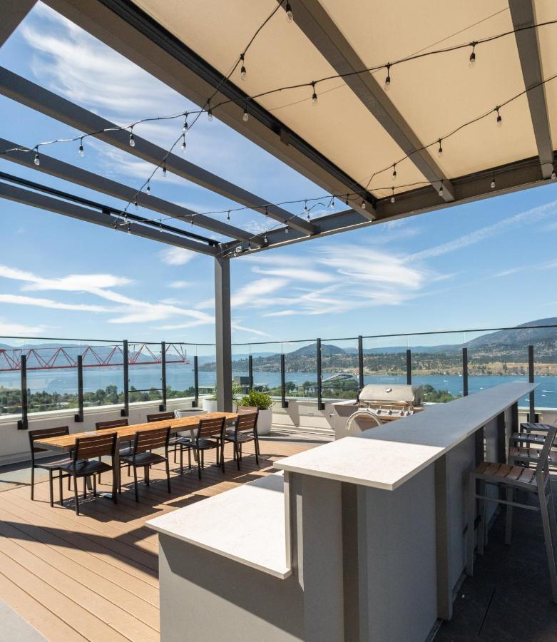 Awesome View 21 Two Bedroom One Bath Downtown Lake View Near Beach เคโลว์นา ภายนอก รูปภาพ